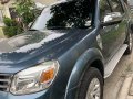 Selling Blue Ford Everest 2014 in Parañaque City-2