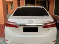 Sell Pearl White 2016 Toyota Corolla Altis in Cebu City-3