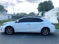 Sell Pearl White 2015 Toyota Corolla Altis in Manila-3