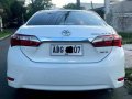 Sell Pearl White 2015 Toyota Corolla Altis in Manila-2