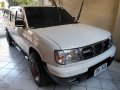 Selling Pearl White Nissan Frontier 2006 in Pateros-0