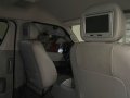 Sell Pearl White 2009 Toyota Hiace Super Grandia in Manila-4