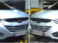 Selling White Hyundai Tucson 2010 in Manila-3