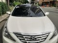 Selling Pearl White Hyundai Sonata 2011 in Pasig-9