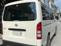 Toyota Hiace Commuter Manual-0