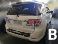 Selling White Toyota Fortuner 2015 in Manila-2