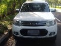 Selling White Ford Everest 2014 in Manila-5