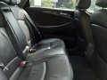 Selling Pearl White Hyundai Sonata 2011 in Pasig-7