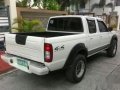 Sell White 2004 Nissan Frontier Truck in Manila-2