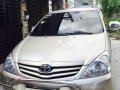 INNOVA 2010 E AUTOMATIC (METALLIC BEIGE )-2