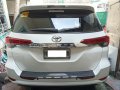 Selling White Toyota Fortuner 2017 in Manila-8
