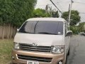 Selling White Toyota Hiace Super Grandia 2013 in Quezon City-2