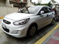 Selling Pearl White Hyundai Accent 2019 in Manila-8