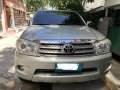 Silver Toyota Fortuner 2009 for sale in Manila-1