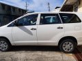 WHITE TOYOTA INNOVA 2015-4