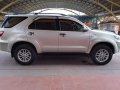 Selling Silver Toyota Fortuner 2010 in Manila-1