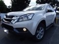 Selling White Isuzu Mu-X 2016 SUV in Manila-5