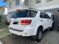 Selling White Toyota Fortuner 2006 in Quezon-8