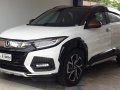 WHITE HONDA HRV 2019-0