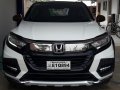 WHITE HONDA HRV 2019-2