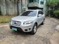 Silver Hyundai Santa Fe 2011 for sale in Makati City-4