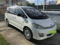 2004 Toyota Previa -1