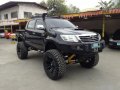 Selling Black Toyota Hilux 2012 in Mandaue-4