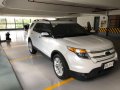Selling White Ford Explorer 2014 in Makati-1