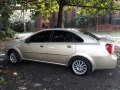 Selling Pearlwhite Chevrolet Optra 2007 in Manila-1