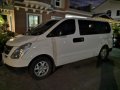 Selling White Hyundai Grand Starex 2012 in Silang-1