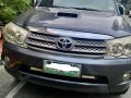 Silver Toyota Fortuner 2009 for sale in Manila-2