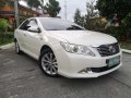 Selling White Toyota Camry 2012 in Manila-7