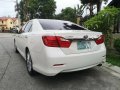 Selling White Toyota Camry 2012 in Manila-1