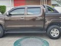 Selling Brown Toyota Hilux 2005 in Manila-4