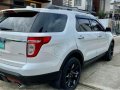 Selling Pearlwhite Ford Explorer 2012 in Malolos-4