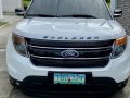 Selling Pearlwhite Ford Explorer 2012 in Malolos-6