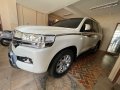 Selling White Toyota Land Cruiser 2017 in Makati-1