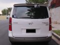 Selling White Hyundai Starex 2013 in Makati-5