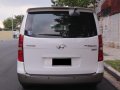 Selling White Hyundai Starex 2013 in Makati-3