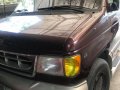 Red Ford Chateau 2001 for sale in Valenzuela-1