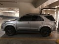 Selling Silver Toyota Fortuner 2015 in Makati-3