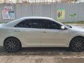 White Toyota Camry 2017 for sale in Manila-2