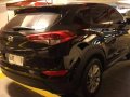 Sell Black 2016 Hyundai Tucson  2.0 GL 6AT 2WD in used-5