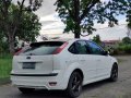 Selling White Ford Focus 2006 Sedan in Tarlac City-1