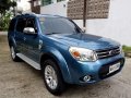 Blue Ford Everest 2014-4