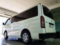 Selling White Toyota Hiace 2020 in Las Pinas-8