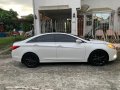 Sell White 2010 Hyundai Sonata in Manila-5