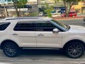 Selling White Ford Explorer 2017 in Quezon-3