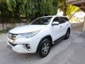 Selling White Toyota Fortuner 2017 in Batangas-7