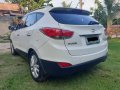 Pearl White Hyundai Tucson 2011 for sale in Cebu-5